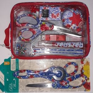 (New) The Pioneer Woman Sewing Kit (11 pcs)